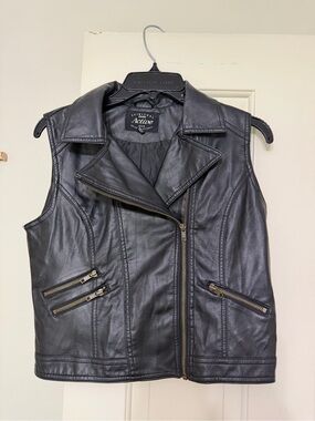 Active USA Black Faux Leather Moto Zip Vest